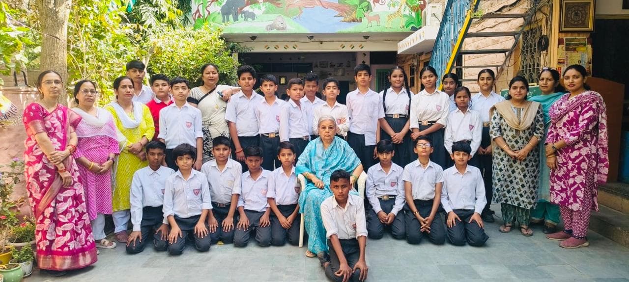 Middle school — Class VI at the entrance